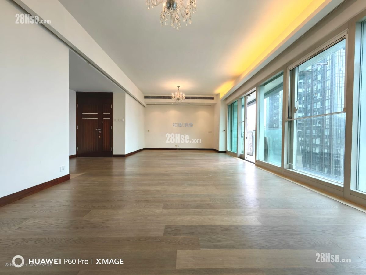The Legend Rental 4 Bedrooms , 2 Bathrooms 1,385 ft²