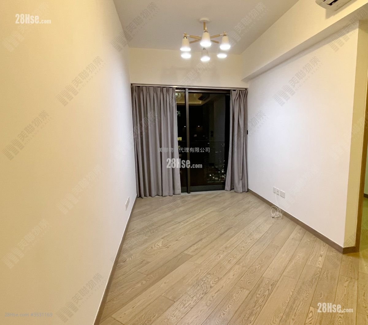 The Parkville Rental 422 ft²