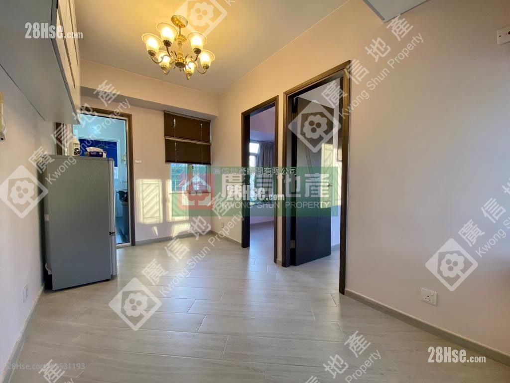 Bo Lun Building Sell 2 Bedrooms , 1 Bathroom 308 ft²