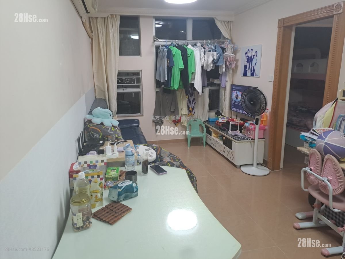 Ka Keng Court Sell 2 Bedrooms , 1 Bathroom 506 ft²