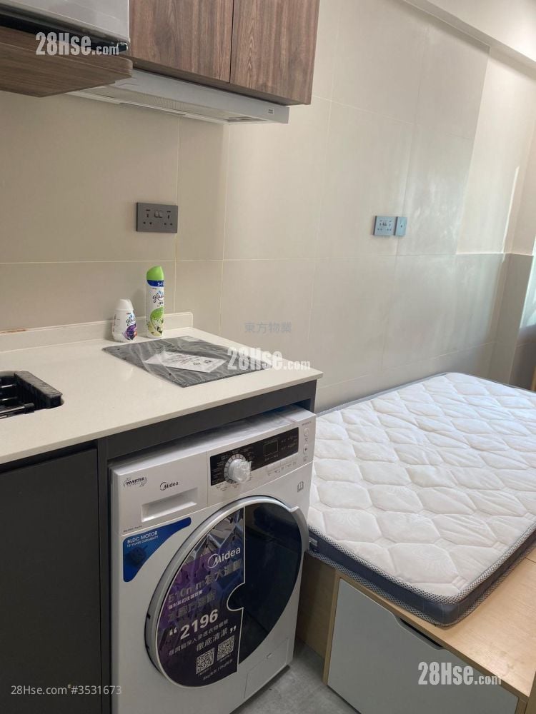 Metropole Building Rental Studio , 1 Bathroom 118 ft²