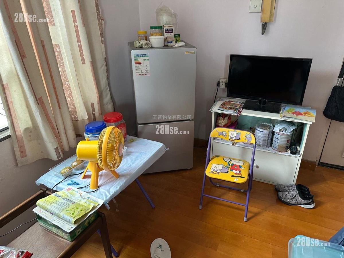 Maidshine Court Sell 2 Bedrooms , 1 Bathroom 250 ft²