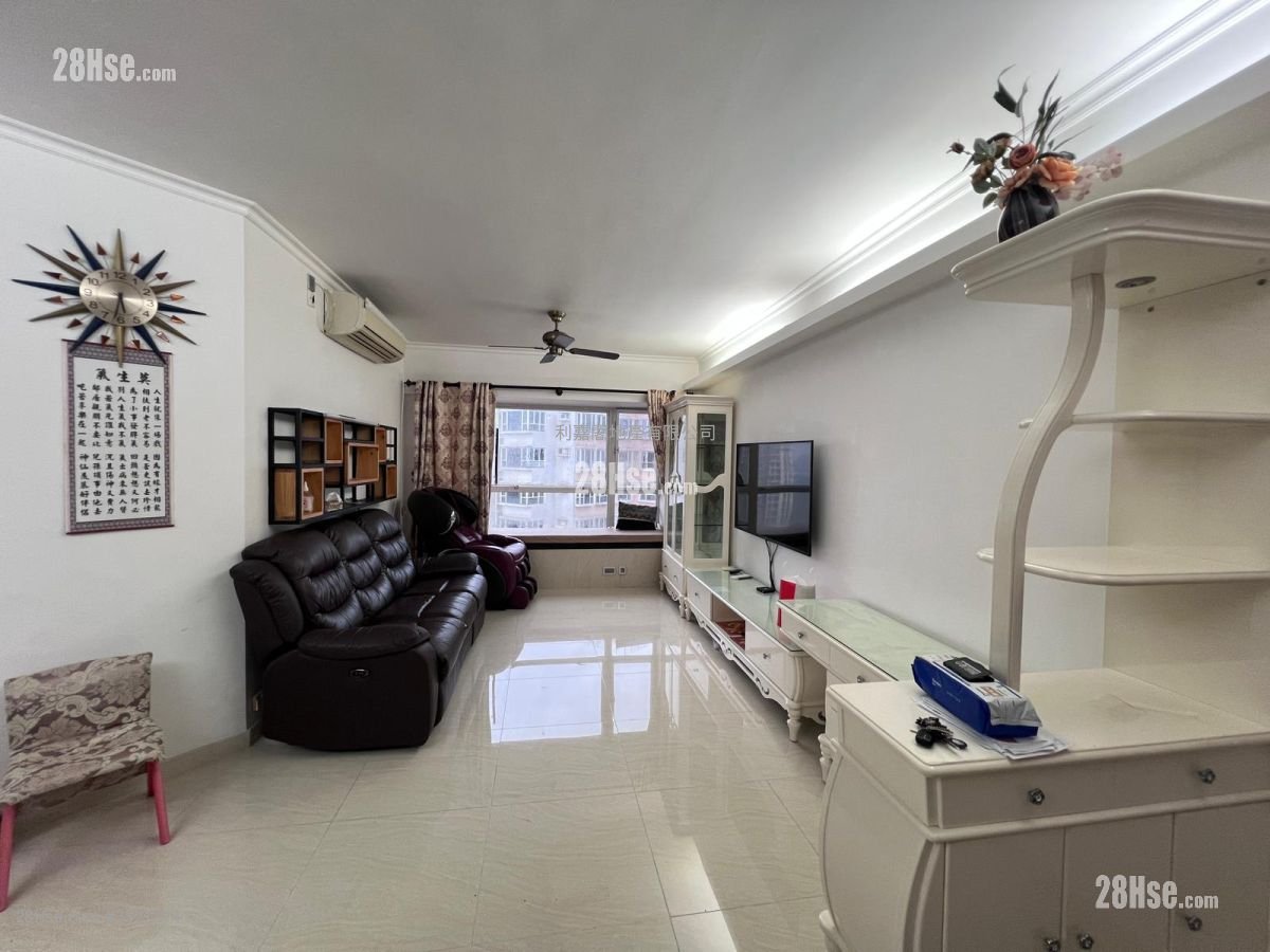Granville Garden Rental 4 Bedrooms , 2 Bathrooms 864 ft²