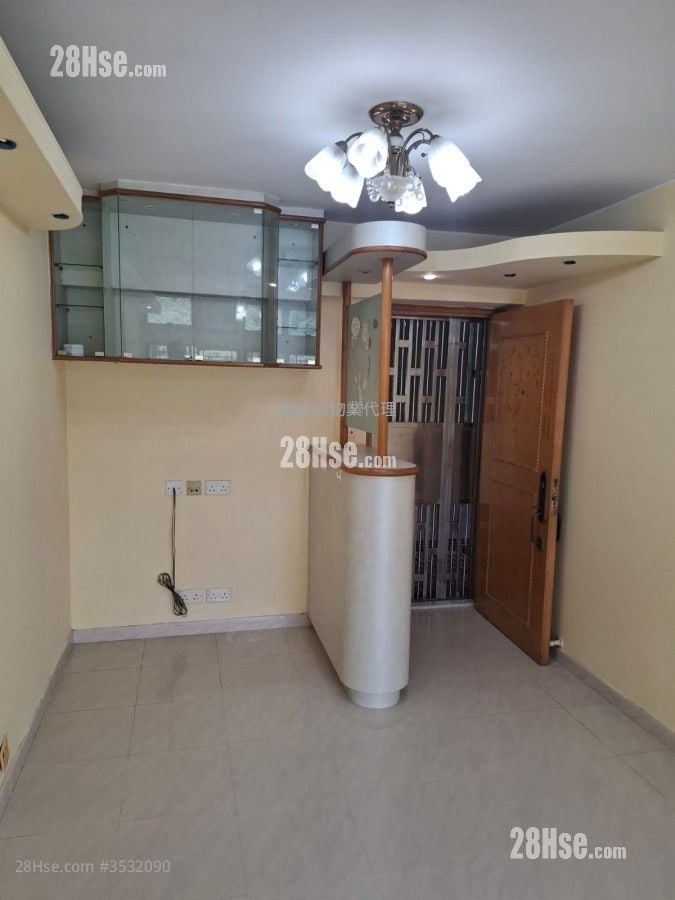 Kwong Lam Court Sell 2 Bedrooms , 1 Bathroom 595 ft²