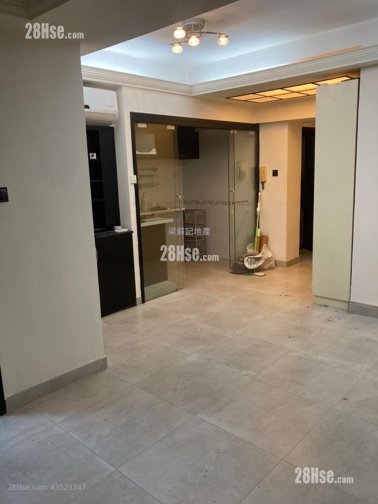 Hing Hon Building Rental 2 Bedrooms , 1 Bathroom 532 ft²