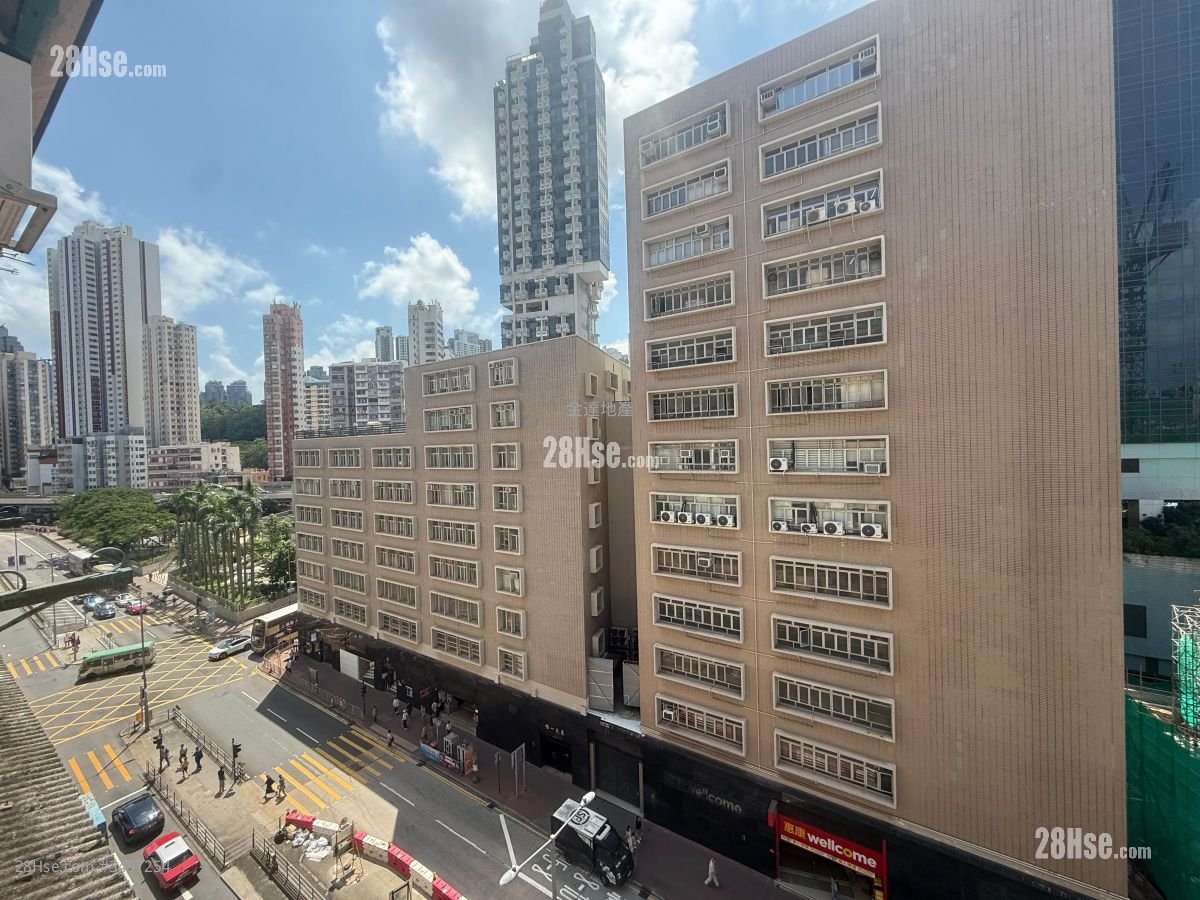 I-Feng Mansions Sell 4 Bedrooms , 2 Bathrooms 742 ft²