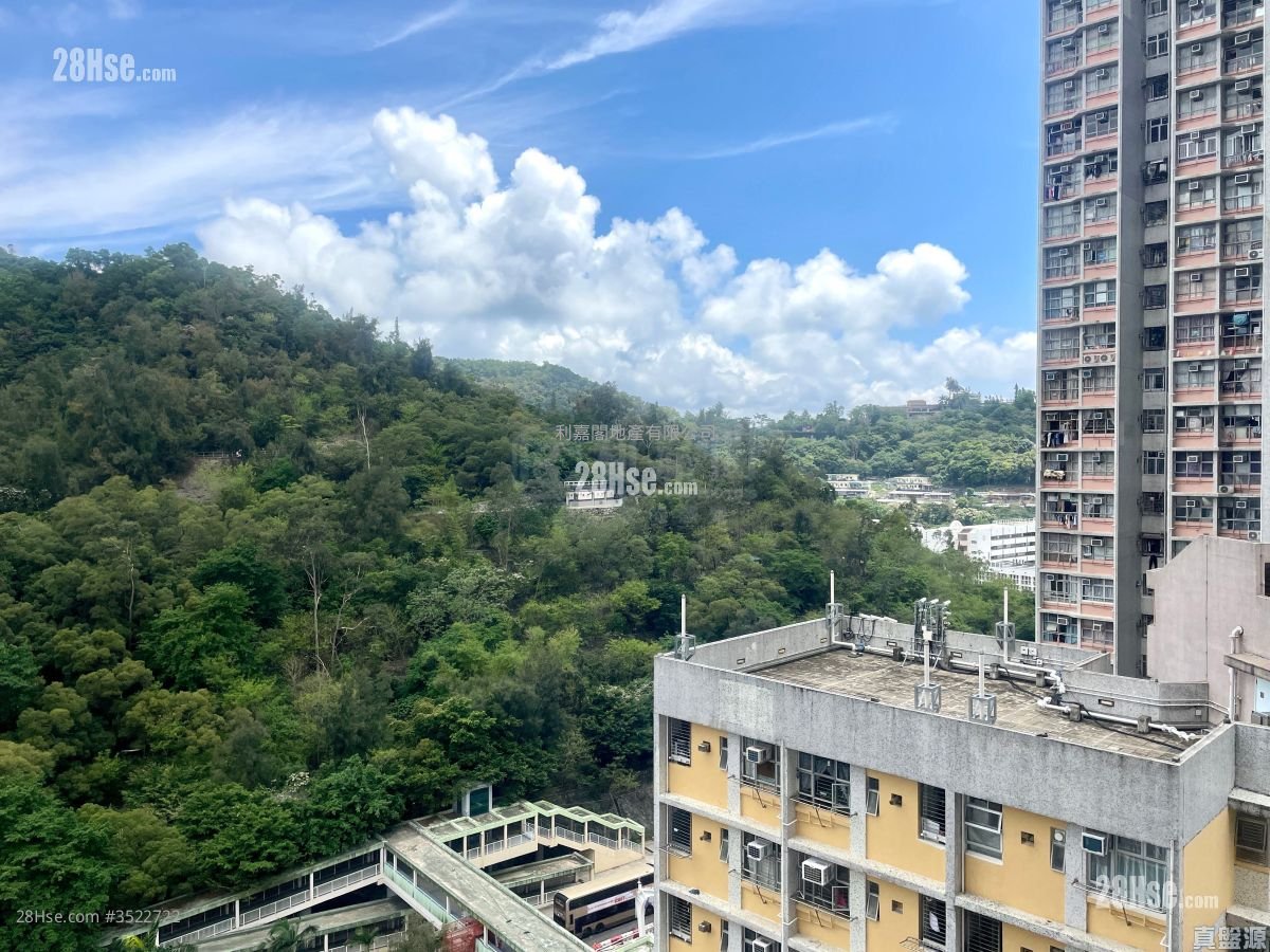 Chung Ming Court Sell 3 Bedrooms , 1 Bathroom 554 ft²