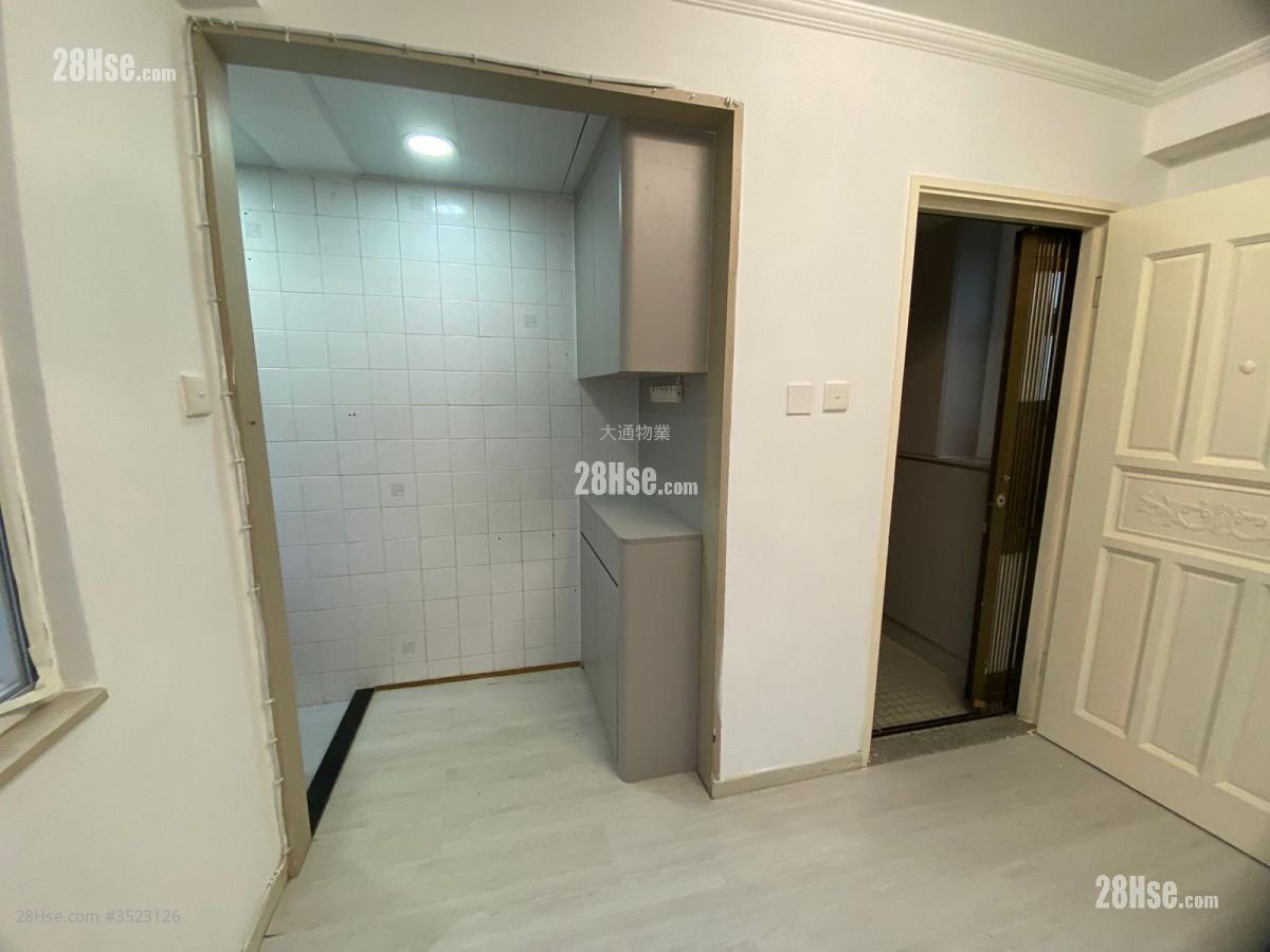 Hoi Lee Building Rental 1 Bedroom , 1 Bathroom 194 ft²