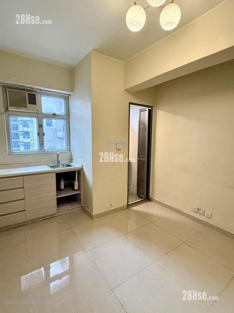 Hung Hum Mansion Rental Studio , 1 Bathroom 160 ft²