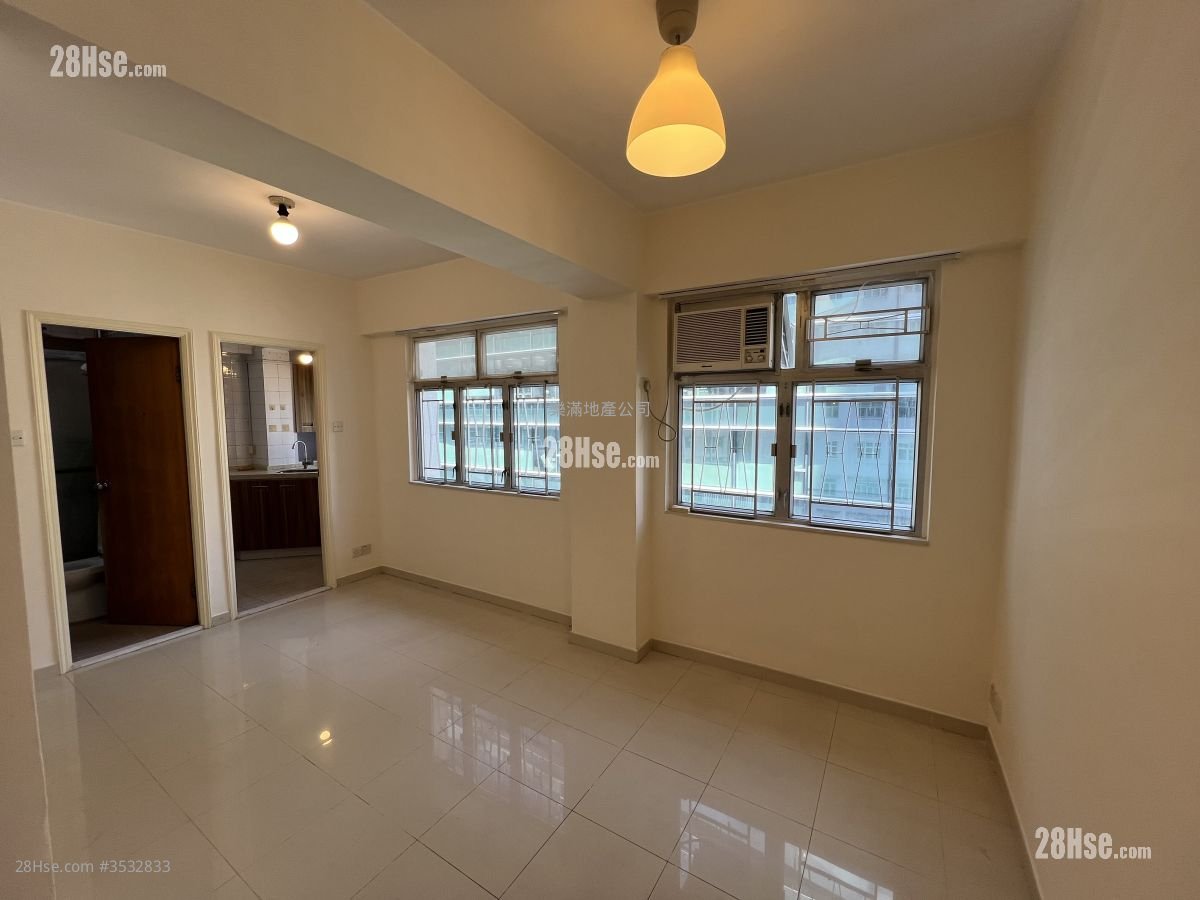 Kar Yau Building Sell 2 Bedrooms , 1 Bathroom 424 ft²
