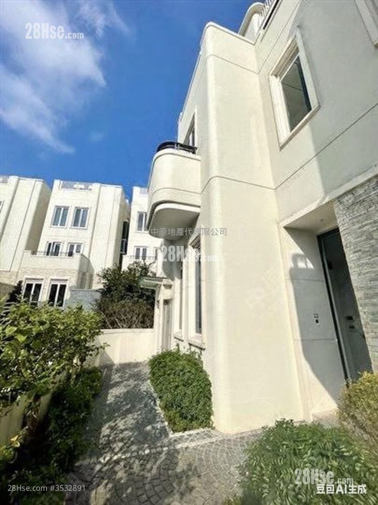 Le Cap Sell 4 Bedrooms 1,850 ft²