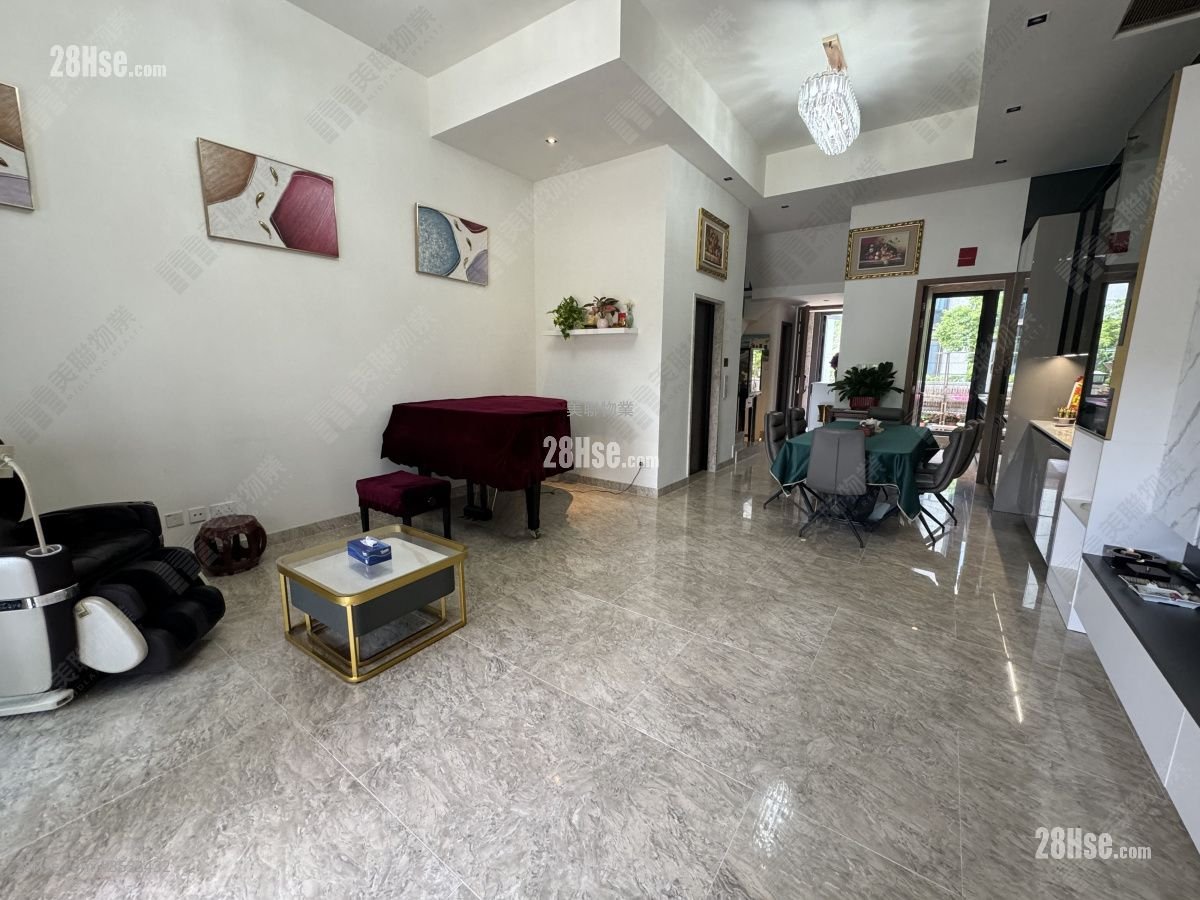 Crescent Green Sell 4 Bedrooms , 4 Bathrooms 2,099 ft²