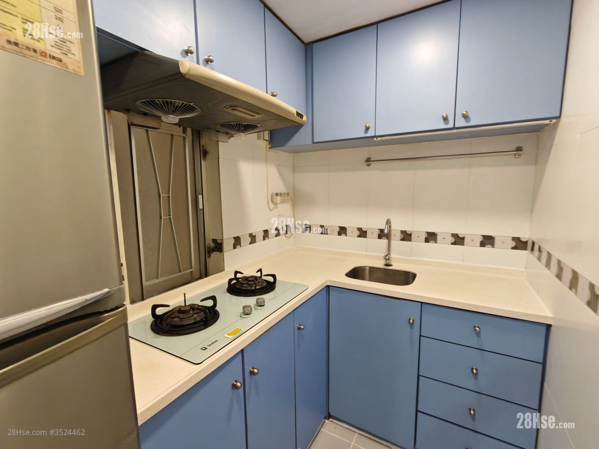 Moonway Mansion Rental 3 Bedrooms , 1 Bathroom 575 ft²