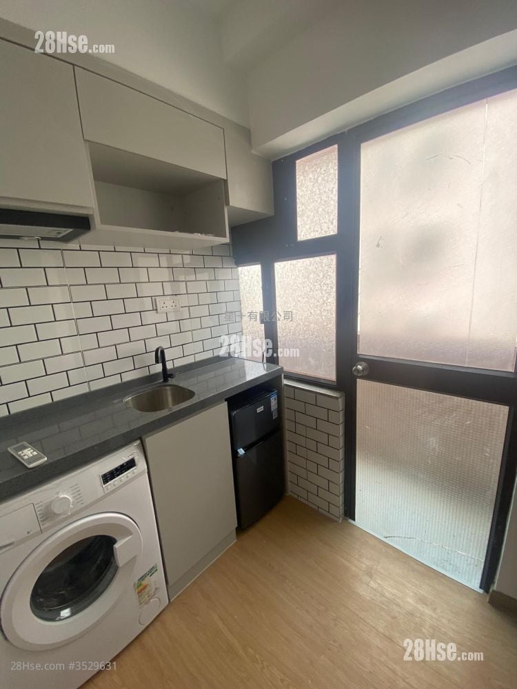 Champion House Rental Studio , 1 Bathroom 160 ft²
