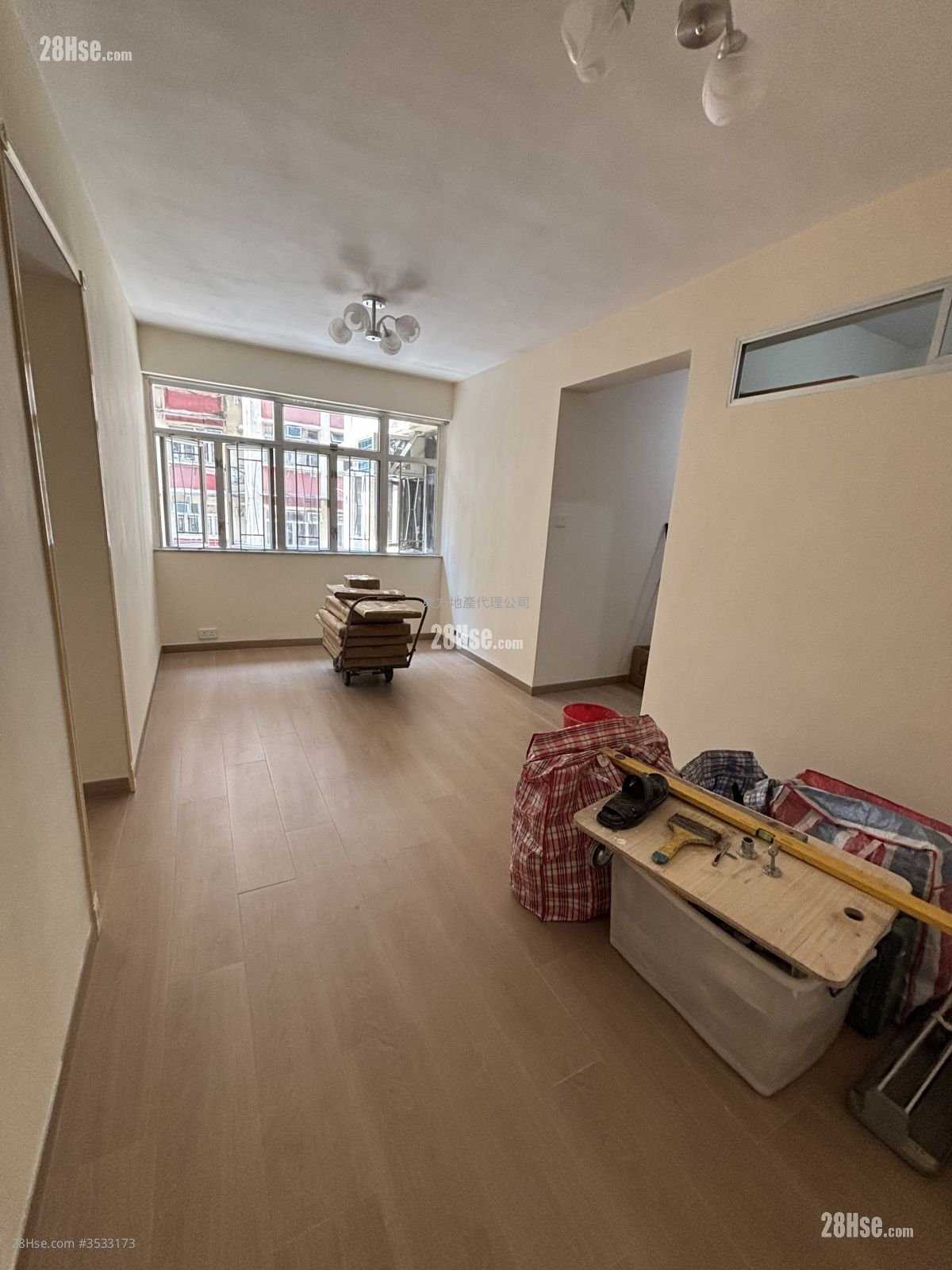On Wo Gardens Rental 3 Bedrooms , 1 Bathroom 545 ft²