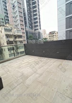 Hyde Park Rental Studio , 1 Bathroom 268 ft²