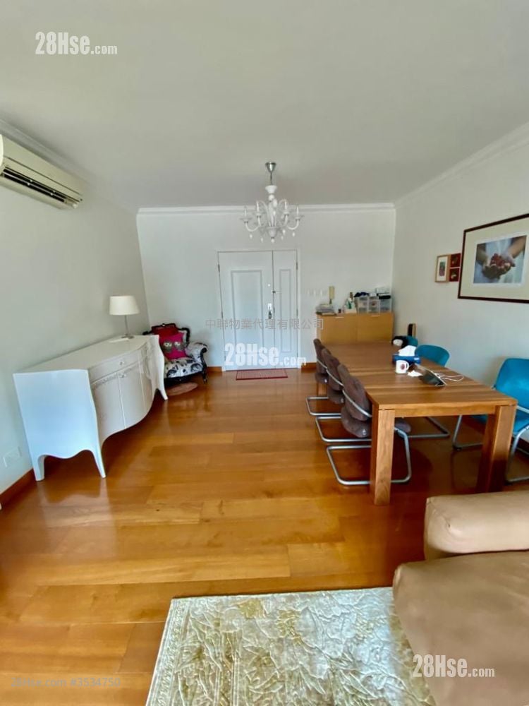 Pristine Villa Sell 3 Bedrooms , 2 Bathrooms 1,183 ft²