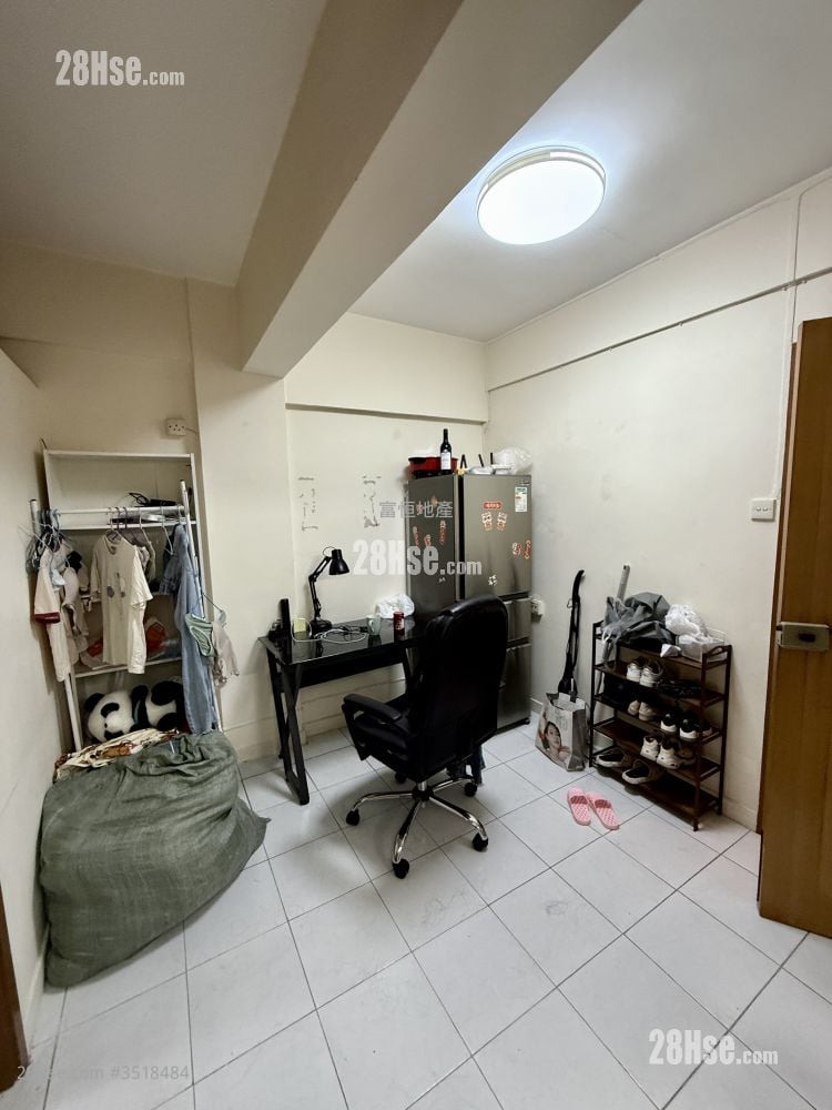 United Building Rental 2 Bedrooms , 1 Bathroom 287 ft²