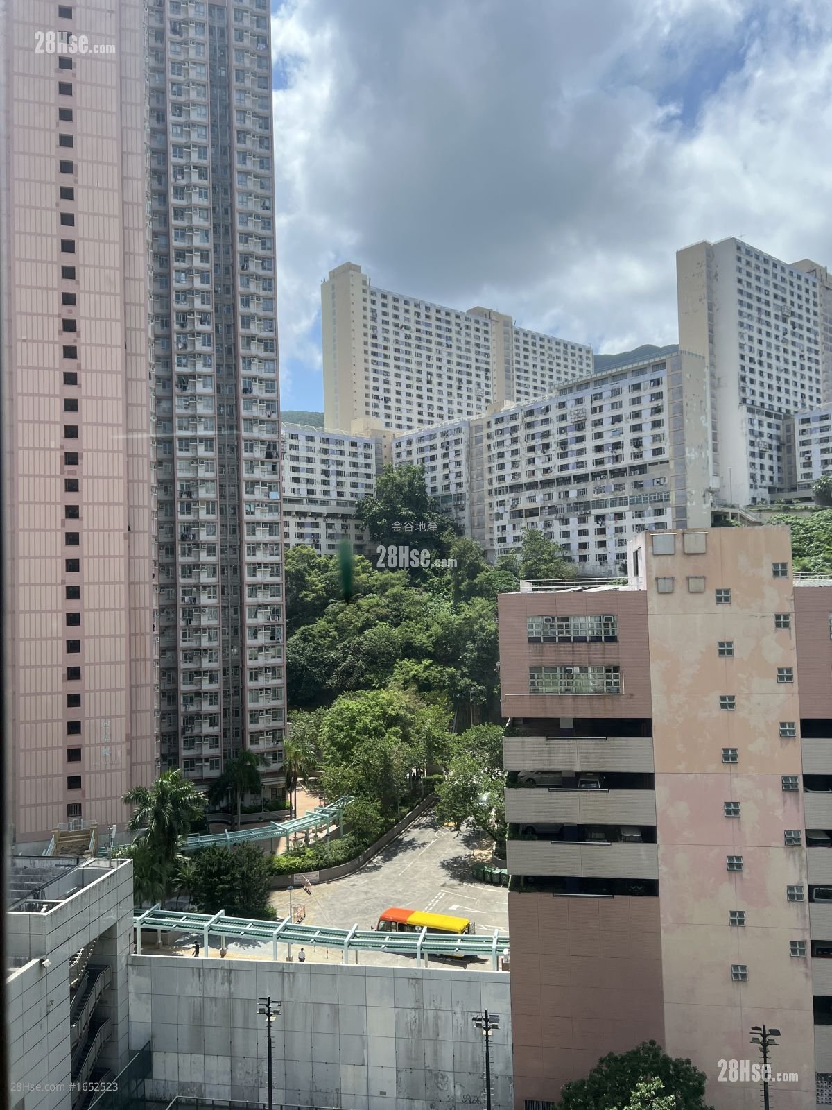 Wah Tai Mansion Rental 2 Bedrooms , 1 Bathroom 367 ft²
