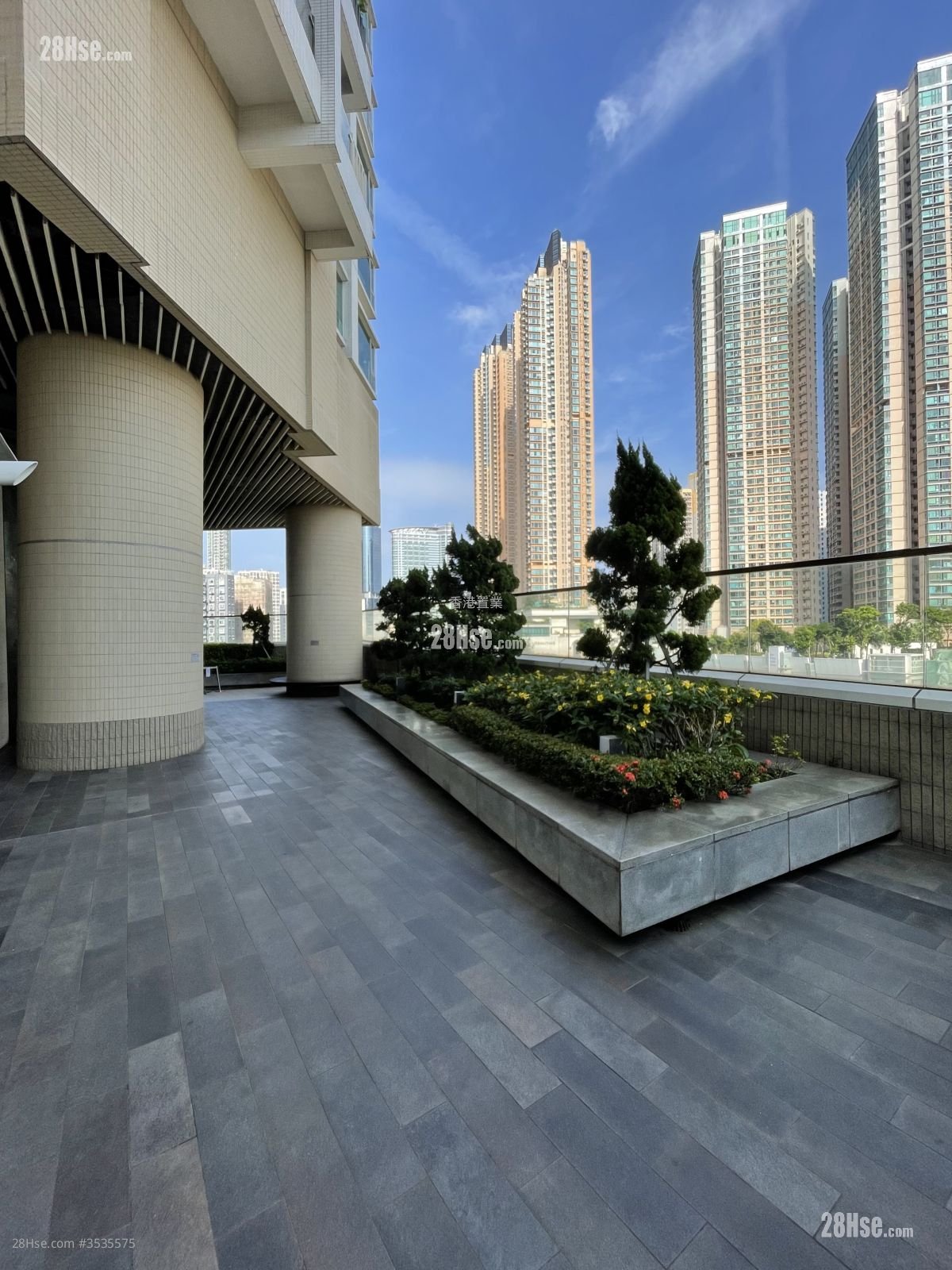 Florient Rise Rental 3 Bedrooms , 2 Bathrooms 635 ft²