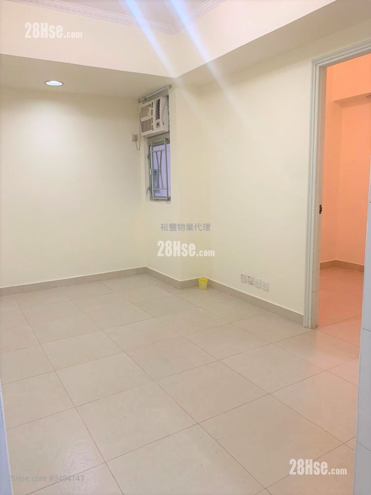 Fok On Building Rental 2 Bedrooms , 1 Bathroom 319 ft²