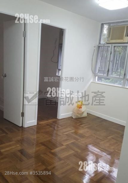 Lung Poon Court Sell 2 Bedrooms , 1 Bathroom 383 ft²