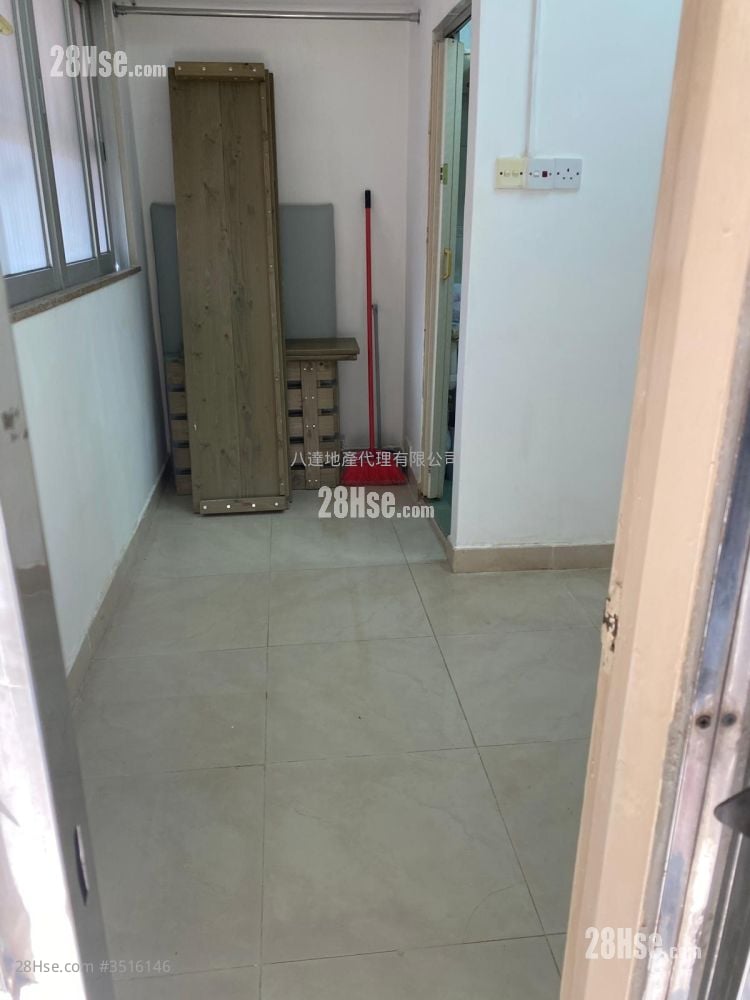 Lee Hing Building Rental Studio , 1 Bathroom 100 ft²