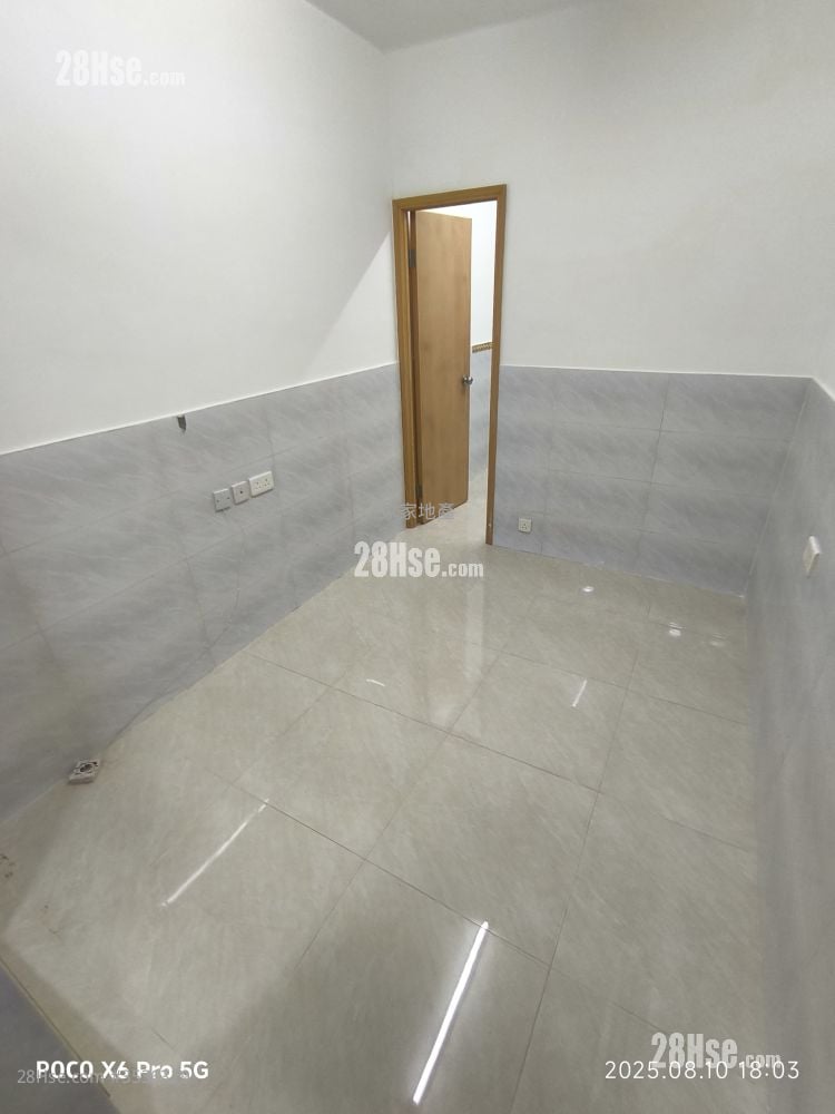 Yan On Buiding Rental 1 Bedroom , 1 Bathroom 180 ft²