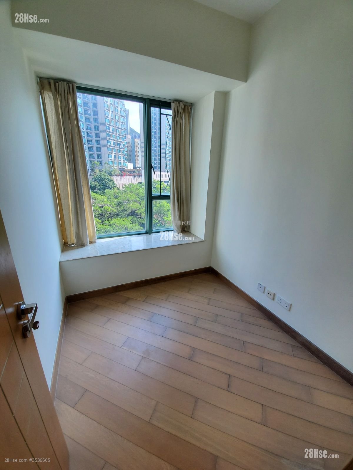 Belchers Hill Rental 3 Bedrooms , 2 Bathrooms 718 ft²