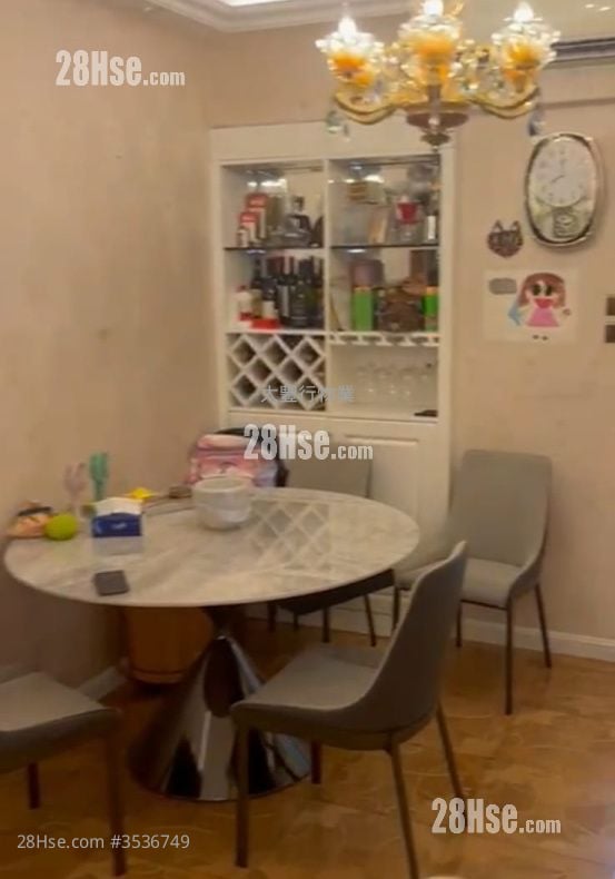 Mantin Court Sell 3 Bedrooms , 2 Bathrooms 1,173 ft²