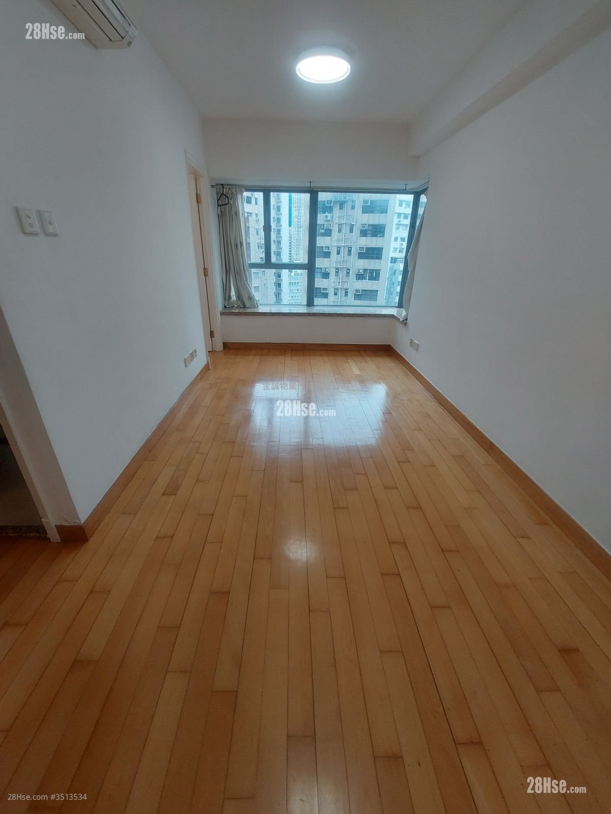 Queen's Terrace Rental 2 Bedrooms , 1 Bathroom 393 ft²