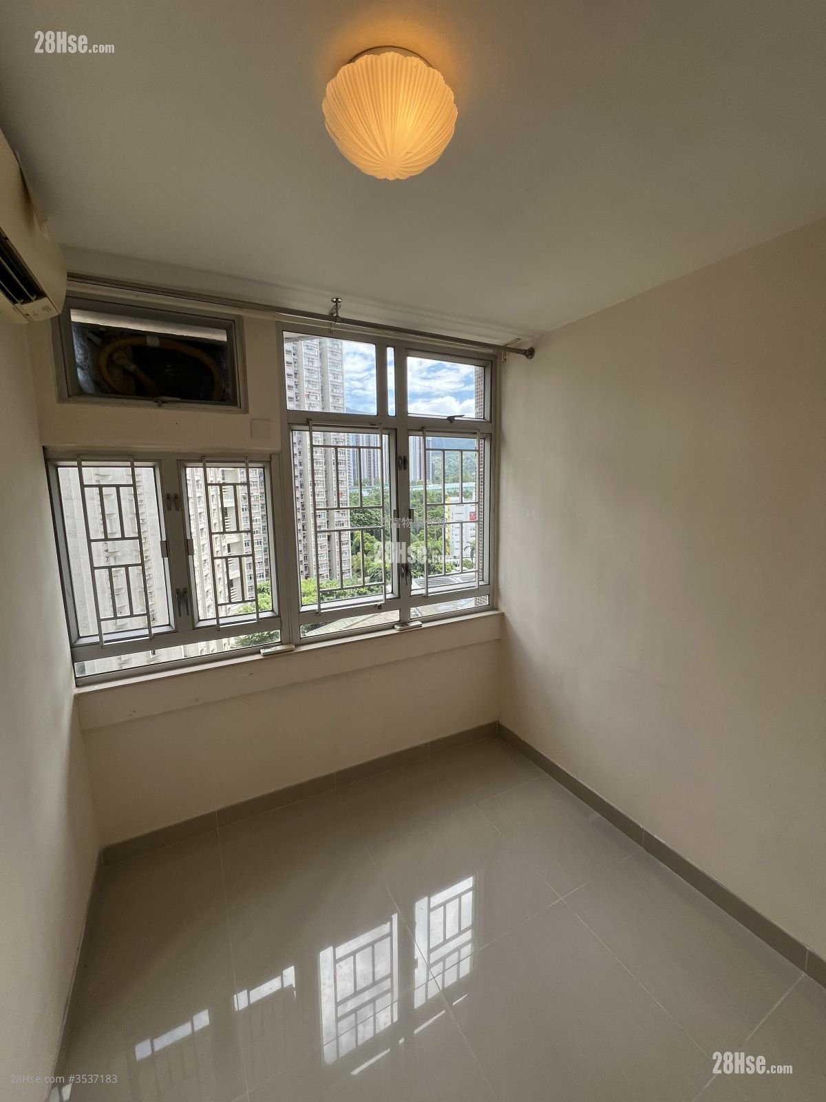 Yat Nga Court Rental 2 Bedrooms 376 ft²