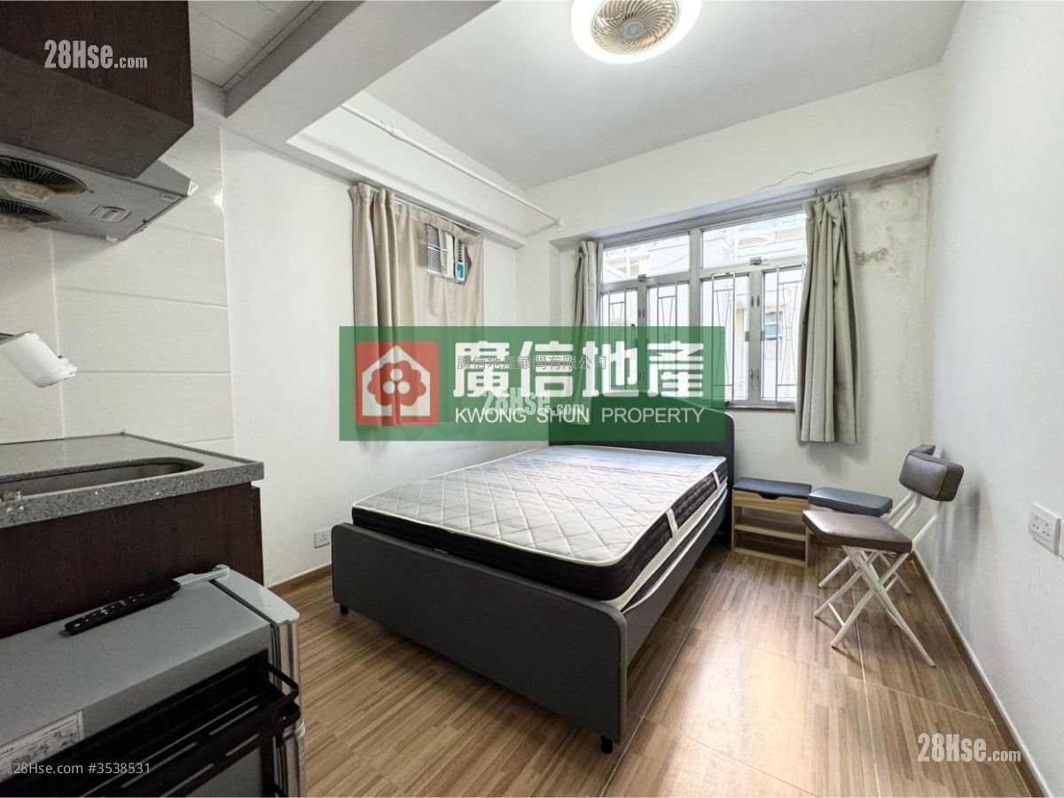 Wing Fat Building Rental Studio , 1 Bathroom 150 ft²