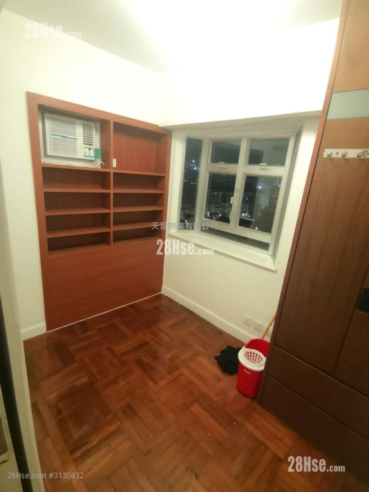 Sun Shing Centre Sell 2 Bedrooms , 1 Bathroom 219 ft²