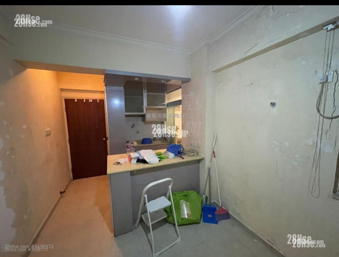 Cheung Hing Mansion Sell 1 Bedroom , 1 Bathroom 256 ft²