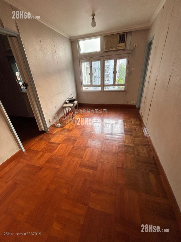 Tin Wang Court Sell 2 Bedrooms , 1 Bathroom 401 ft²