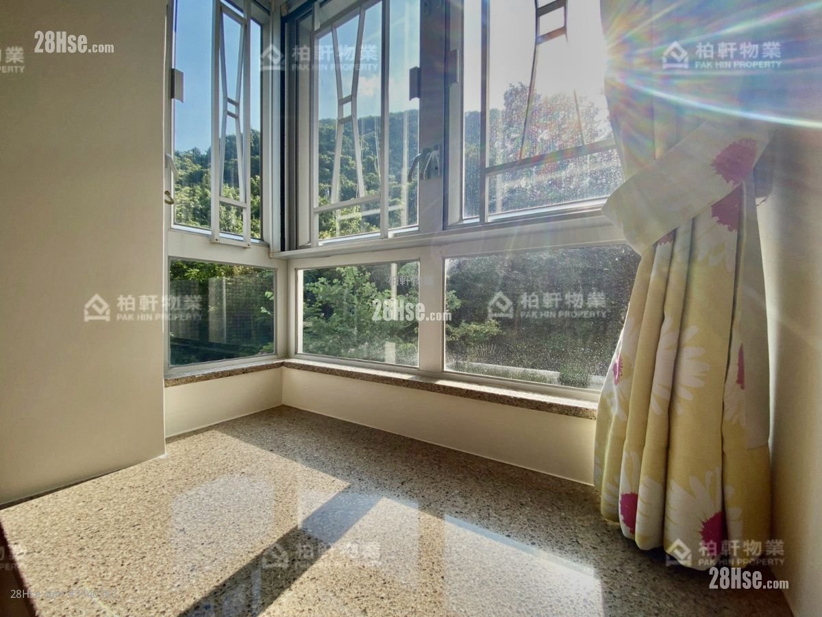 Wah Shun Gardens Sell 3 Bedrooms , 1 Bathroom 573 ft²