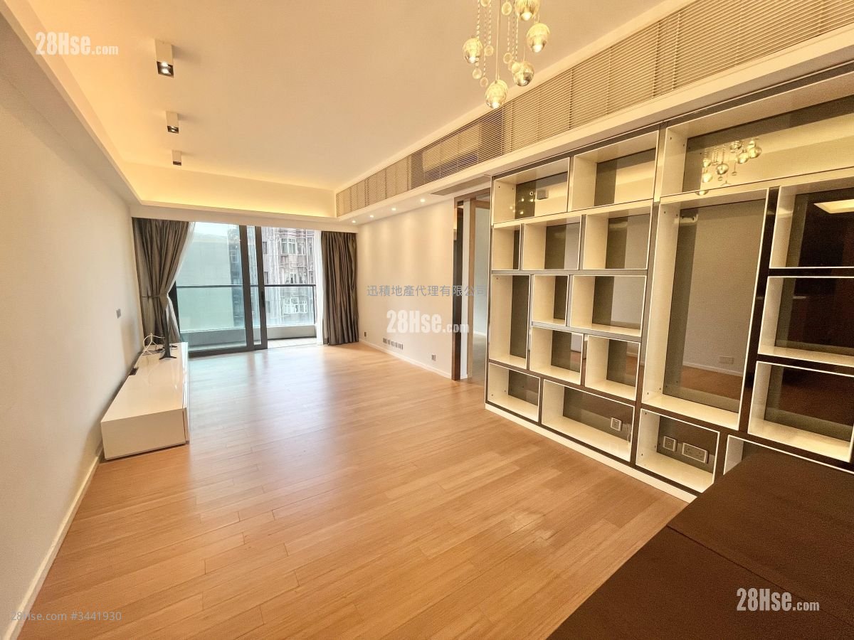 Arezzo Rental 3 Bedrooms , 3 Bathrooms 1,311 ft²