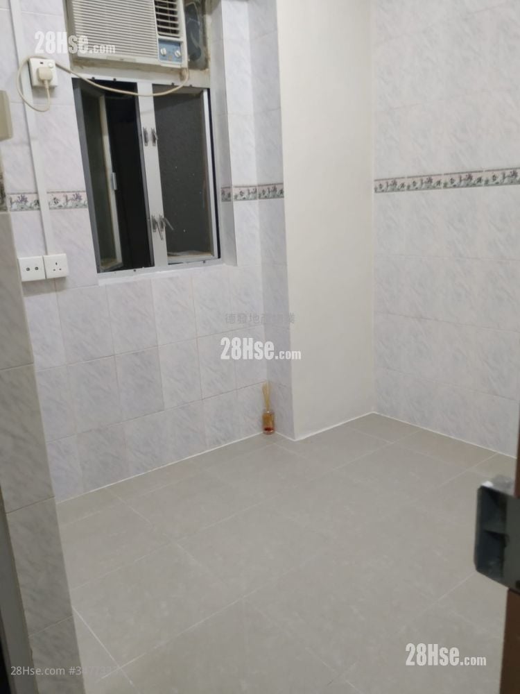 Kam Yuen Building Rental Studio , 1 Bathroom 78 ft²