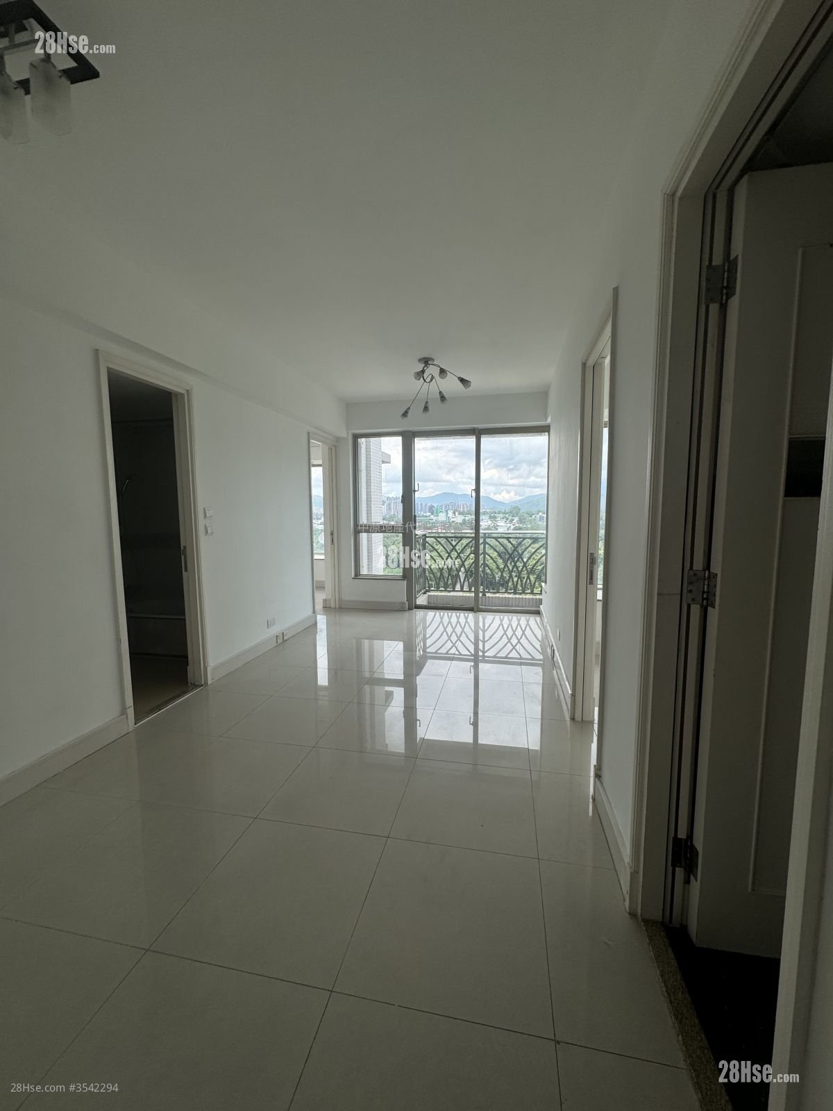 Uptown Sell 2 Bedrooms 527 ft²