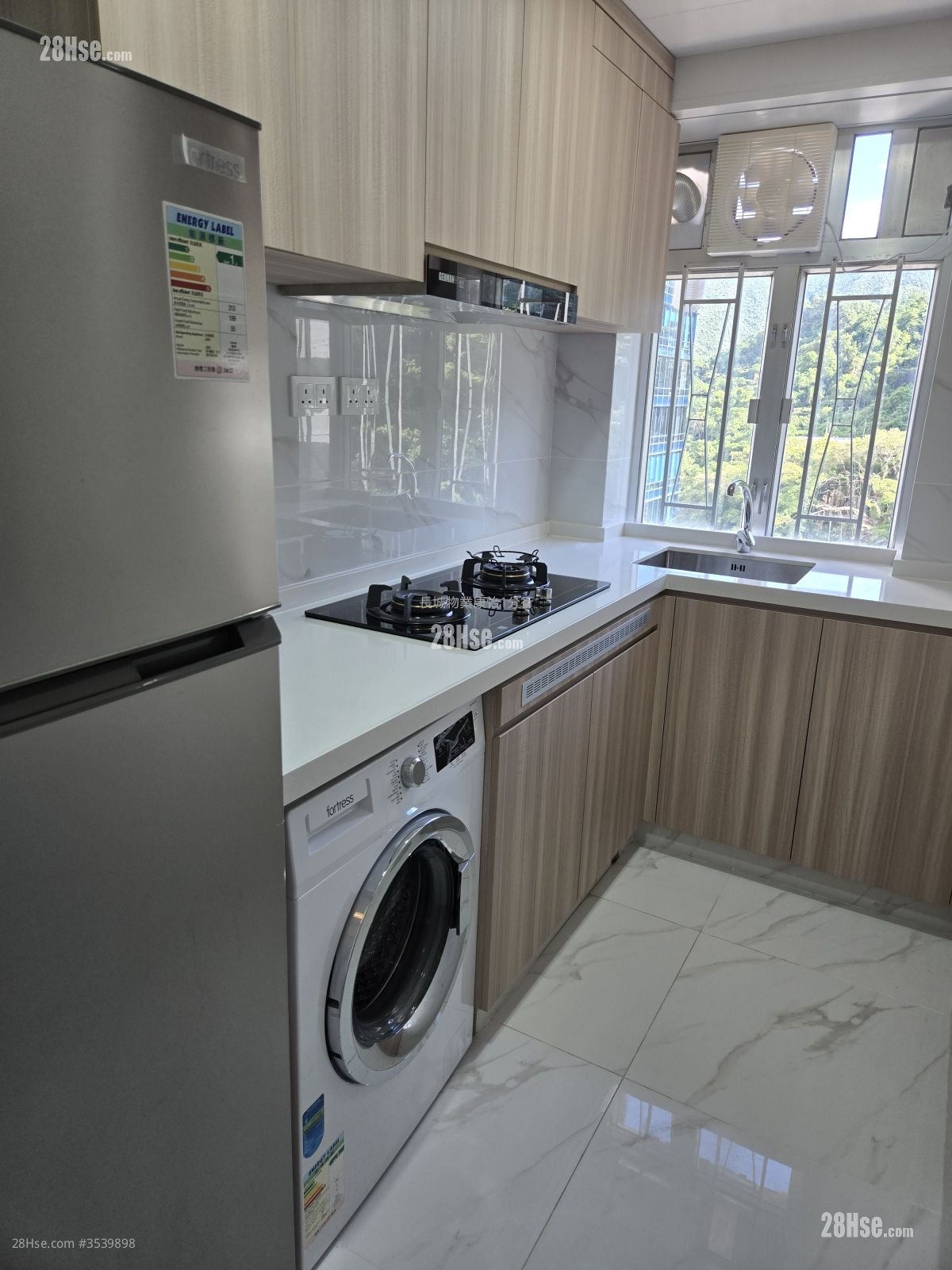 King's House Rental 2 Bedrooms , 1 Bathroom 406 ft²