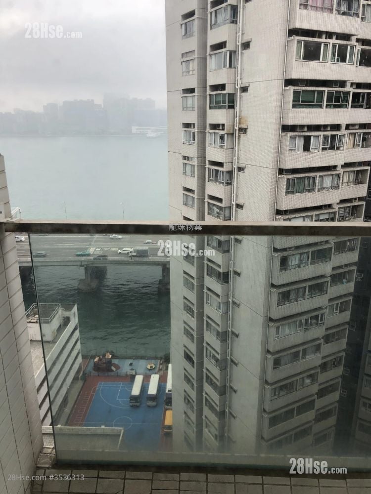 The Harbourside Rental 2 Bedrooms , 1 Bathroom 326 ft²