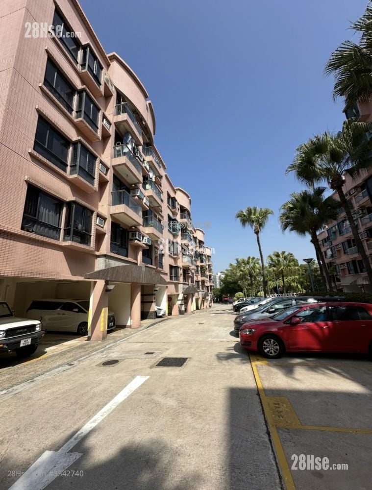 Meadowlands Sell 4 Bedrooms , 3 Bathrooms 974 ft²