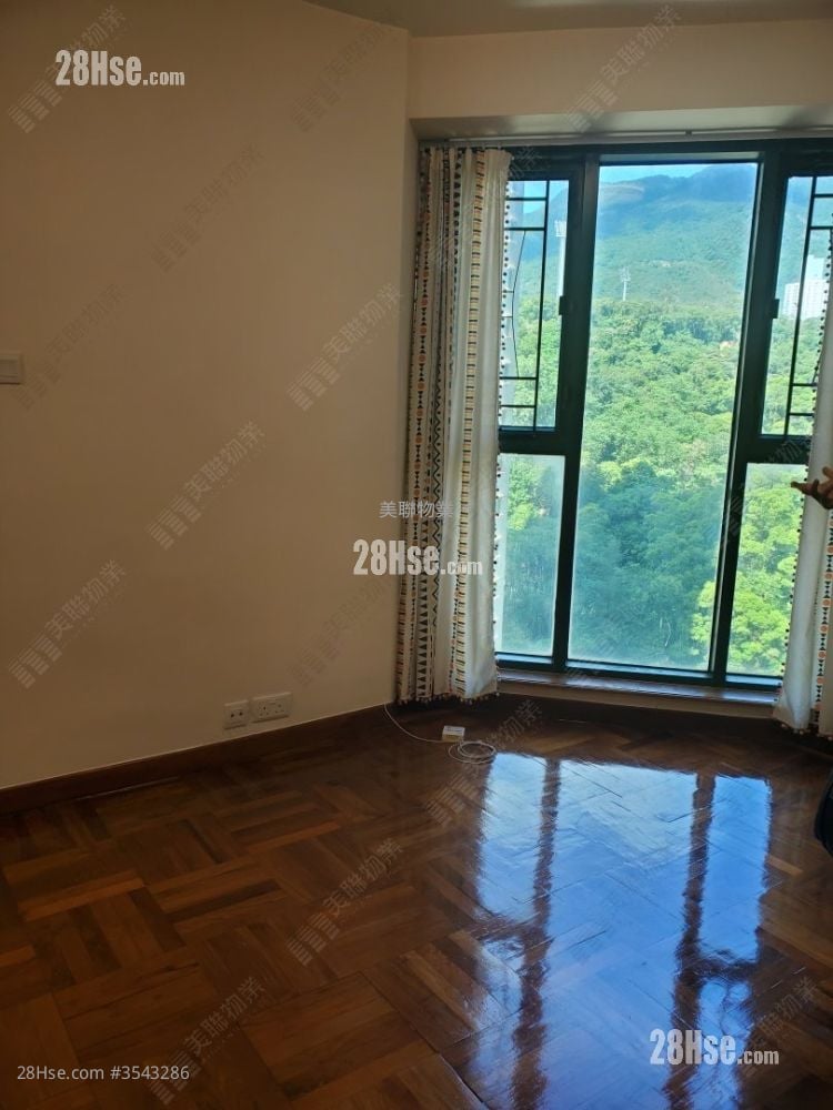 Galaxia Rental 3 Bedrooms , 1 Bathroom 517 ft²