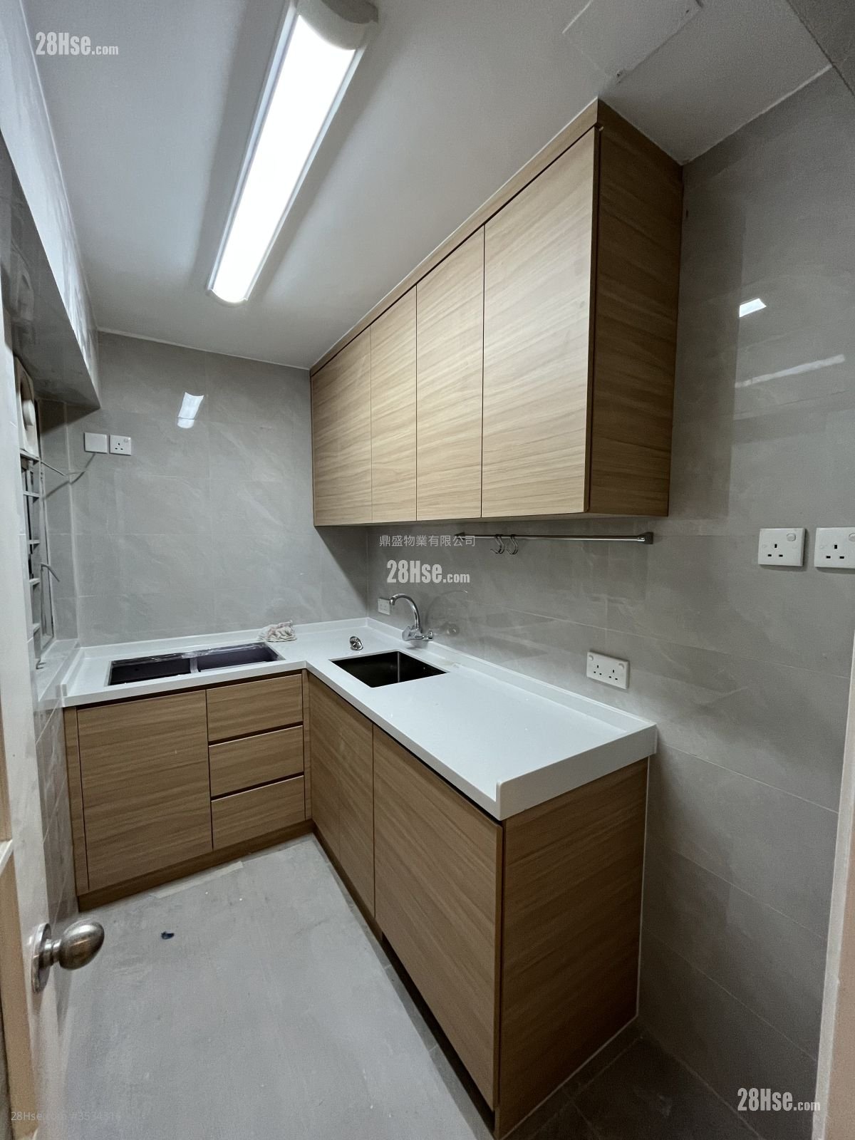 Kornhill Garden Rental 3 Bedrooms , 1 Bathroom 592 ft²