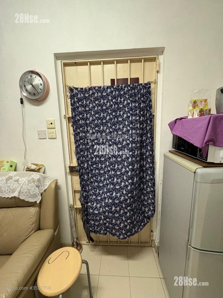 龙华大厦 售盘 2 房 , 1 浴室 307 平方尺