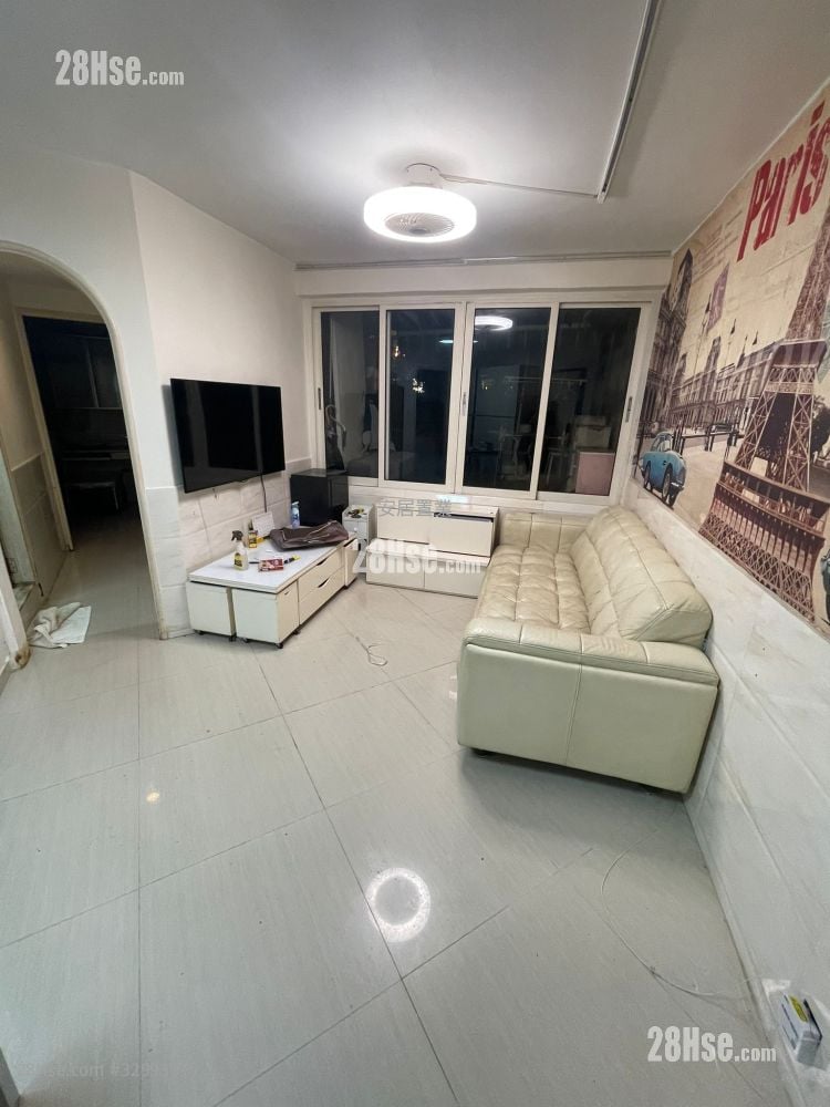 Luna Court Rental 2 Bedrooms , 1 Bathroom 438 ft²