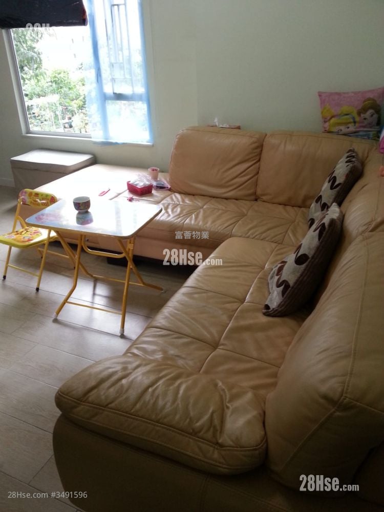 Waldorf Centre Sell 3 Bedrooms , 1 Bathroom 438 ft²