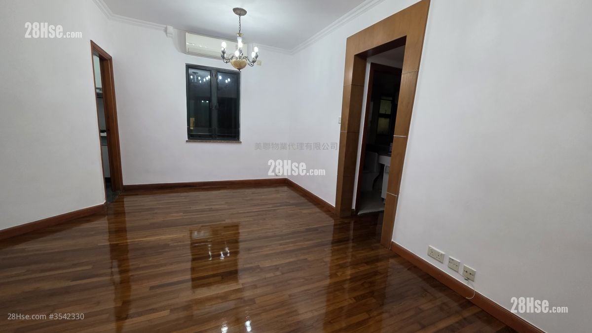 Villa Esplanada Sell 3 Bedrooms , 2 Bathrooms 674 ft²