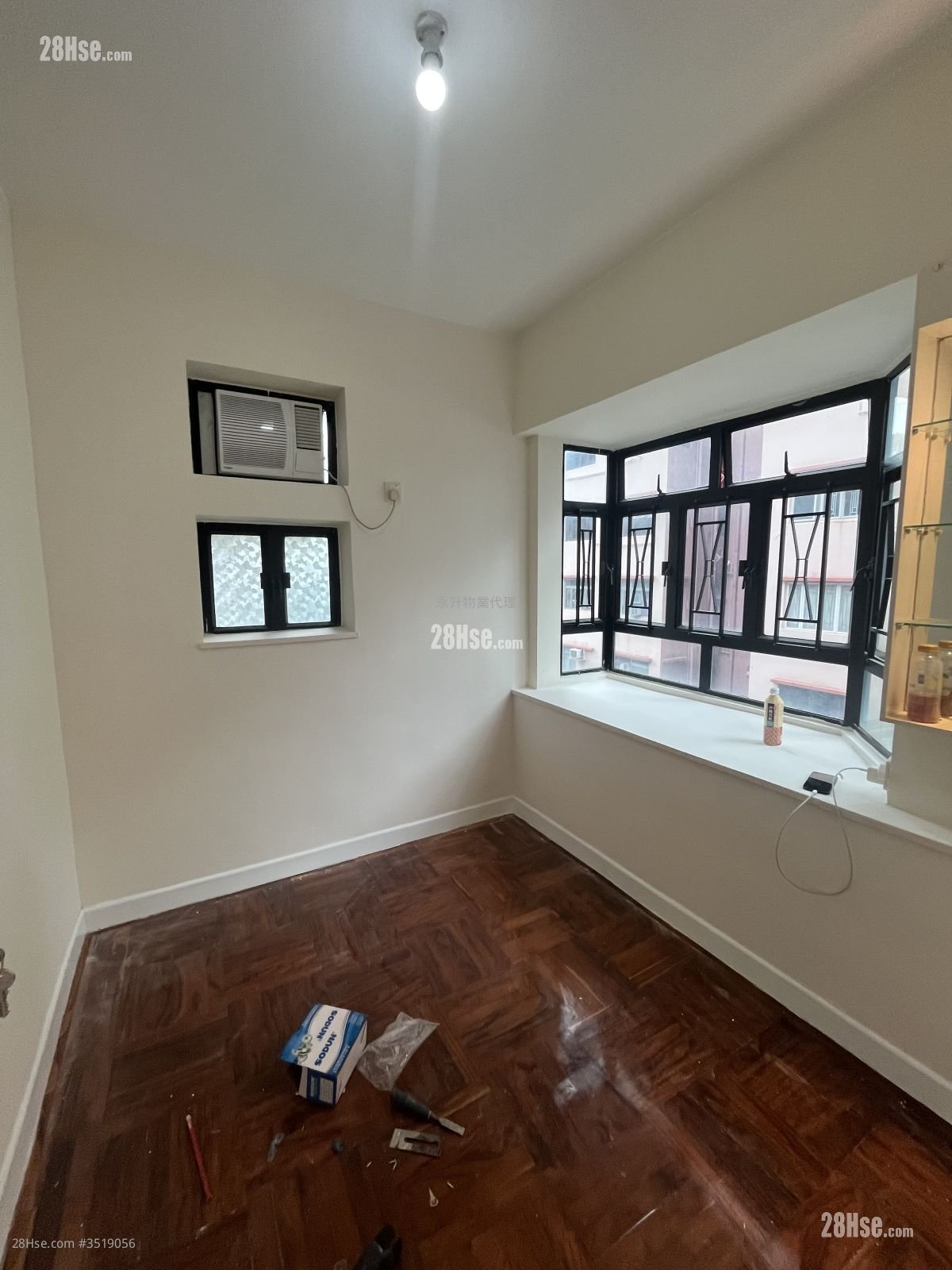 Kin Fung Court Rental 2 Bedrooms , 1 Bathroom 369 ft²
